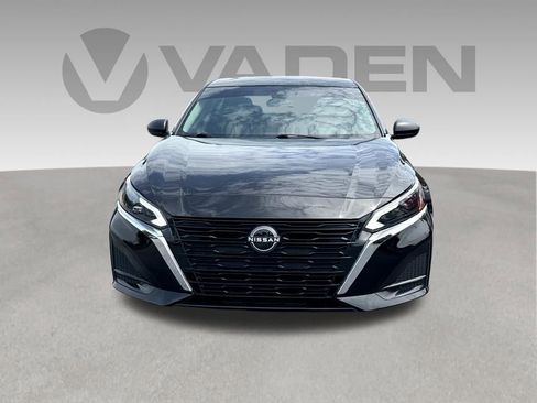 Used 2024 Nissan Altima 2.5 S FWD image 2