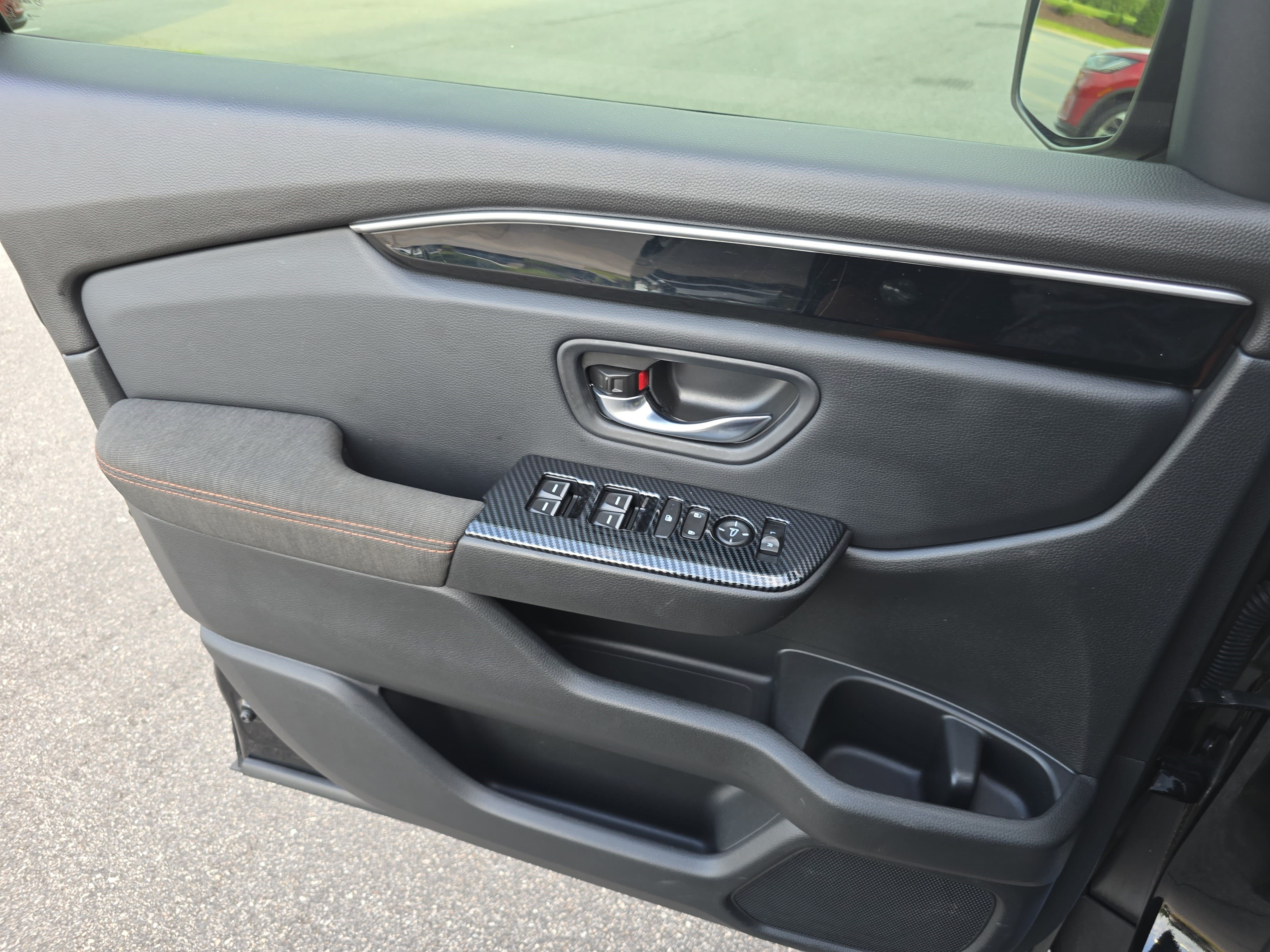 Used 2025 Honda Pilot Sport image 27