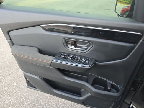 Used 2025 Honda Pilot Sport image 27