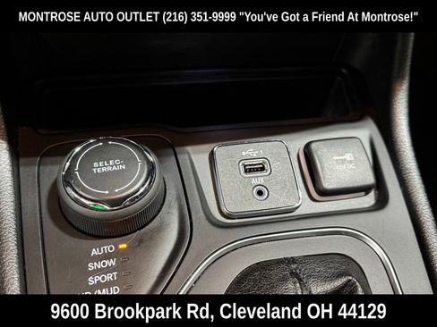 Used 2019 Jeep Cherokee Latitude Plus w/ Comfort/Convenience Group image 26