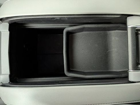 Used 2023 Toyota Highlander XLE AWD/4WD image 23