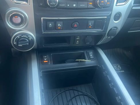 Used 2017 Nissan Titan SV AWD/4WD image 17