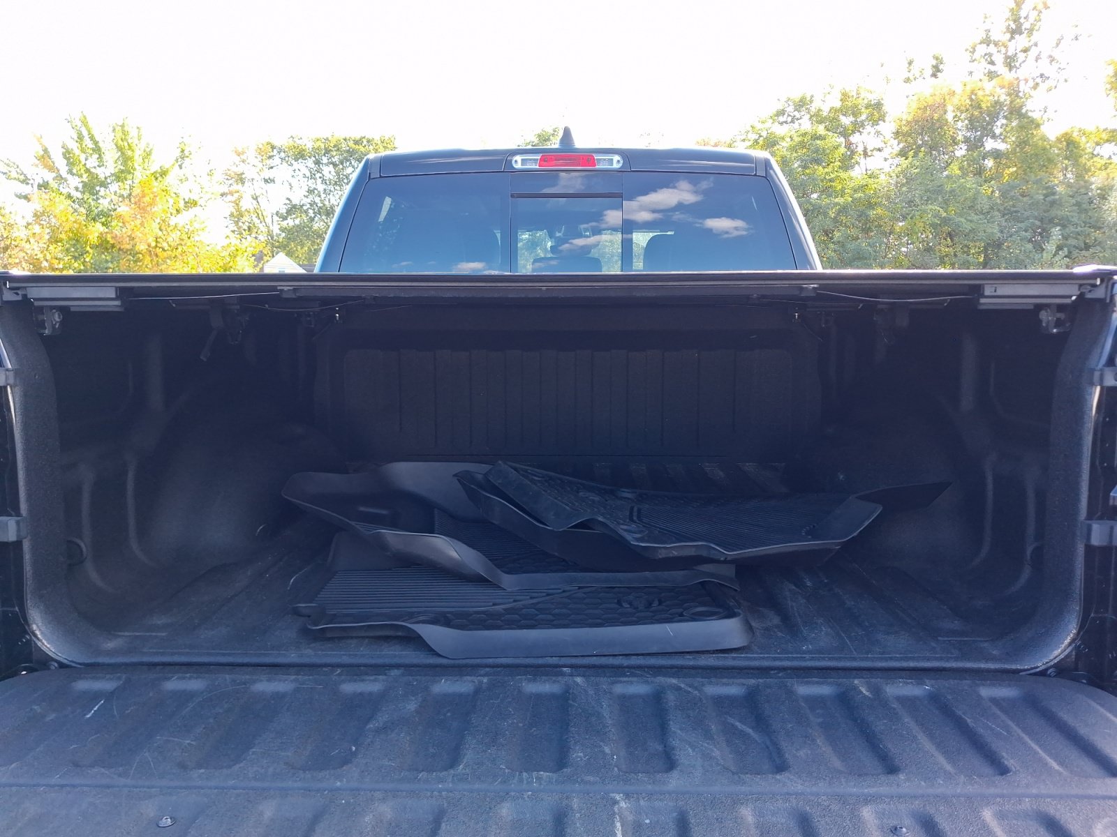 Used 2021 RAM 1500 Laramie w/ Sport Appearance Package AWD/4WD image 25