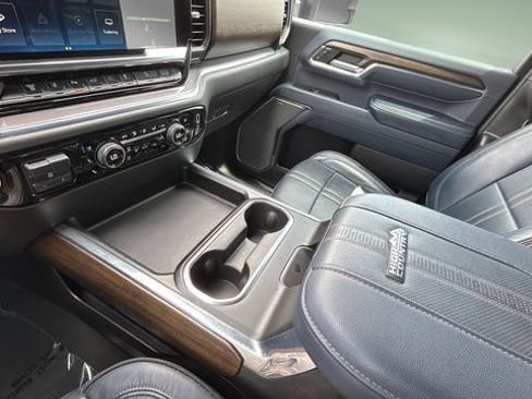Used 2024 Chevrolet Silverado 2500 High Country w/ High Country Premium Package AWD/4WD image 14