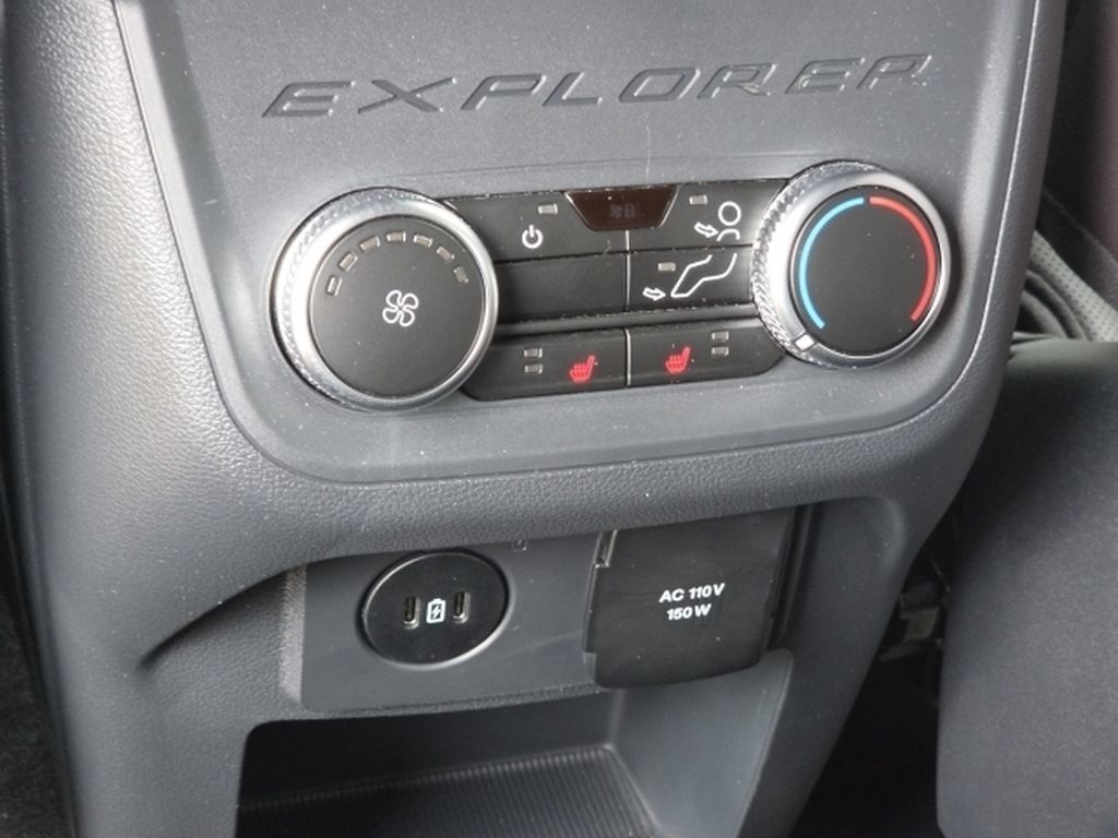 Used 2025 Ford Explorer Platinum AWD/4WD image 12