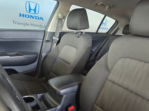 Used 2021 Kia Sportage LX image 11