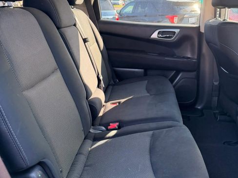 Used 2017 Nissan Pathfinder S FWD image 21