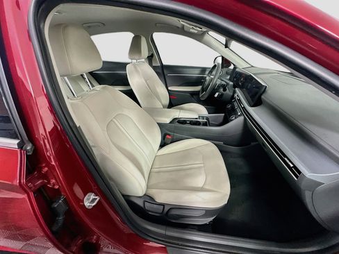 Used 2025 Hyundai Sonata SEL FWD image 32