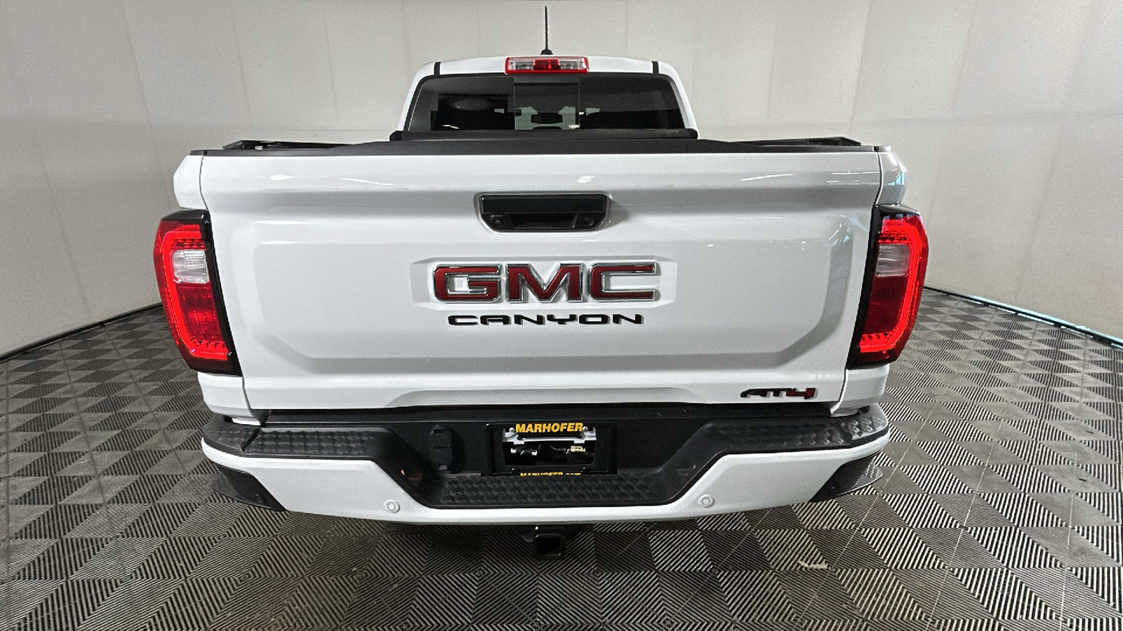 Used 2023 GMC Canyon AT4 w/ AT4 Premium Package AWD/4WD image 4