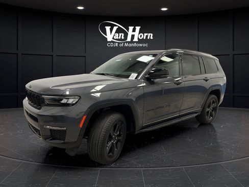 Used 2025 Jeep Grand Cherokee L Limited w/ Luxury Tech Group II AWD/4WD image 3