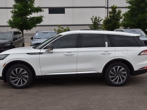 New 2026 Lincoln Aviator AWD image 11