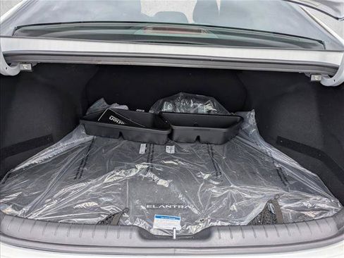 Certified 2026 Hyundai Elantra SE w/ Cargo Package FWD image 30