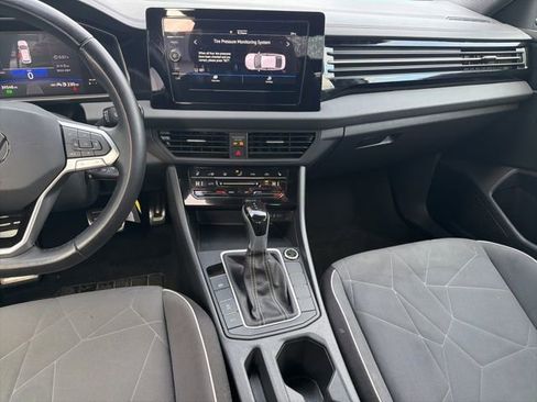 Used 2025 Volkswagen Jetta Sport FWD image 22