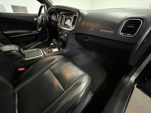 Used 2021 Dodge Charger SXT w/ Leather Interior Group RWD image 20