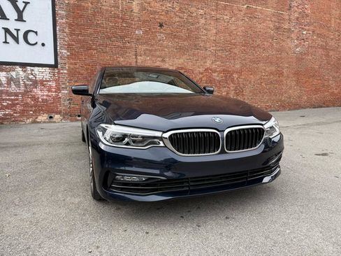 Used 2017 BMW 540i xDrive image 2