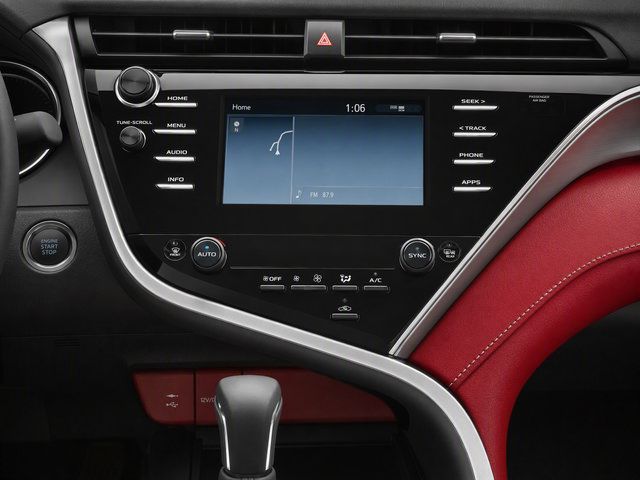 Used 2018 Toyota Camry XSE FWD image 10