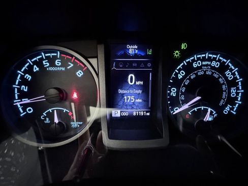 Used 2019 Toyota Tacoma TRD Off-Road w/ Technology Package AWD/4WD image 12