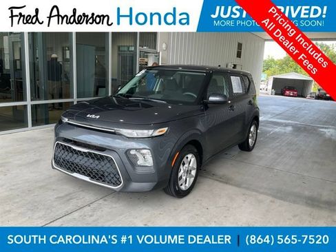 Used 2022 Kia Soul LX w/ Technology Package FWD image 1