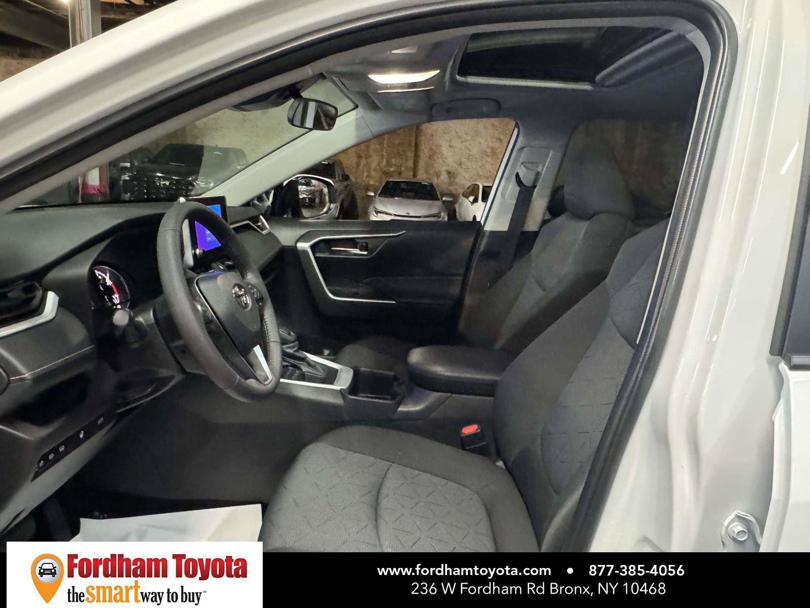 Used 2025 Toyota RAV4 XLE w/ Convenience Package AWD/4WD image 19