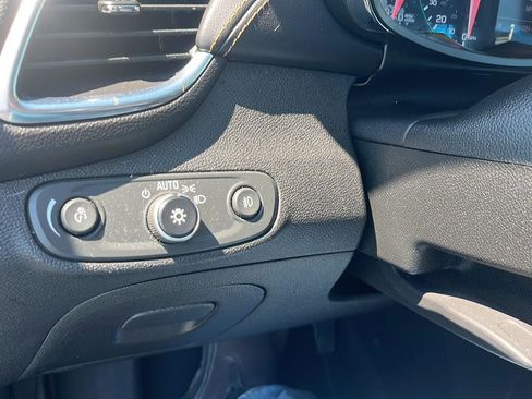 Used 2019 Chevrolet Trax Premier image 13