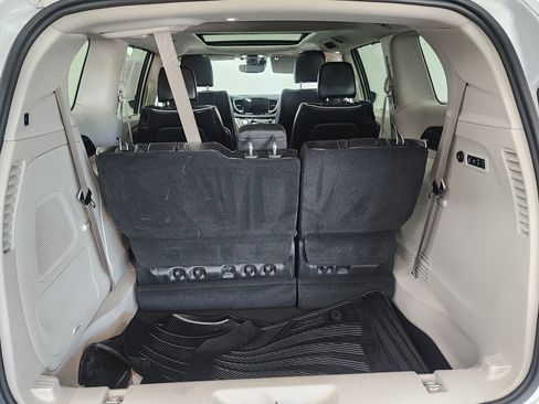 Used 2022 Chrysler Pacifica Limited FWD image 31