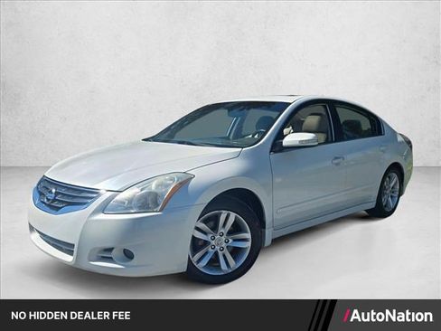 Used 2012 Nissan Altima 3.5 SR w/ Sport Pkg FWD image 1