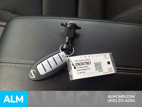 Used 2025 Nissan Altima 2.5 SV image 34