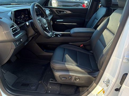 New 2027 Chevrolet Traverse LT w/ Midnight/Sport Edition FWD image 16