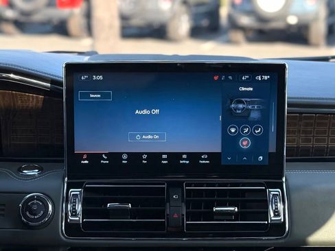 Used 2024 Lincoln Navigator Black Label image 22