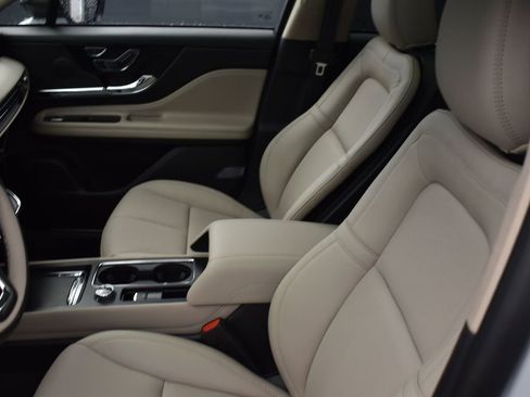 New 2025 Lincoln Corsair Grand Touring w/ Jet Appearance Package image 10