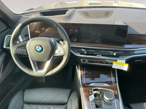New 2026 BMW X5 xDrive40i w/ Climate Comfort Package image 10