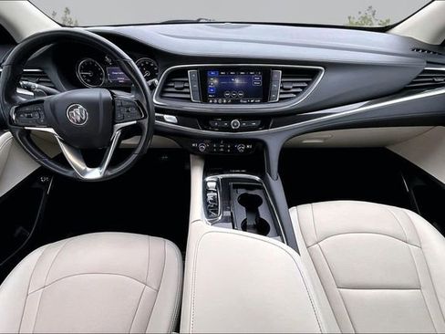 Used 2023 Buick Enclave Essence image 14