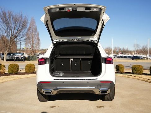 Certified 2025 Mercedes-Benz GLA 250 4MATIC w/ Driver Assistance Package image 17