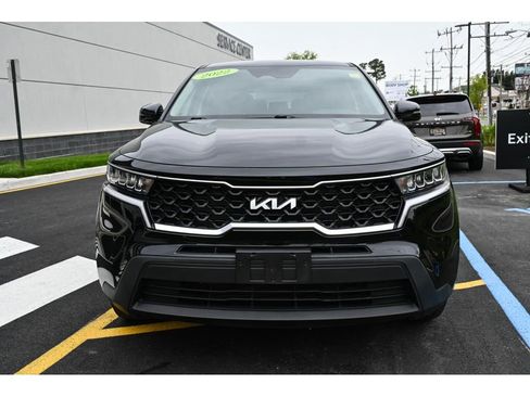 Used 2022 Kia Sorento LX AWD/4WD image 3