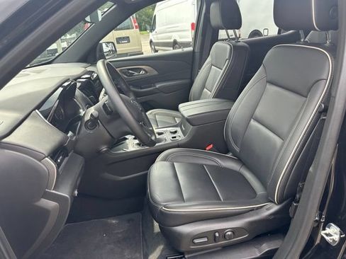 Used 2023 Chevrolet Traverse Premier w/ Redline Edition AWD/4WD image 13