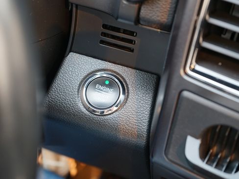 Used 2021 Ford Expedition Limited image 28