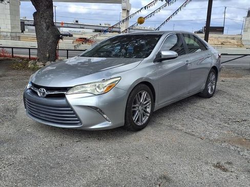 Used 2015 Toyota Camry LE FWD image 3