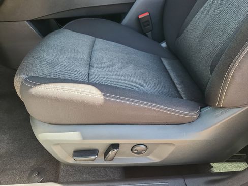 Used 2025 Nissan Rogue SV AWD/4WD image 8