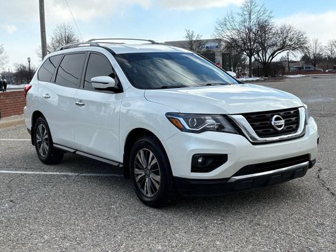 Used 2020 Nissan Pathfinder SV FWD image 9