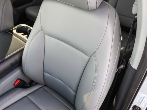 New 2025 Ford F150 Lightning Flash image 25