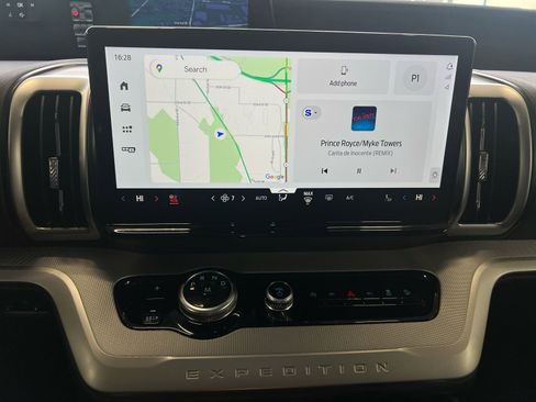 Used 2025 Ford Expedition Max Active image 15