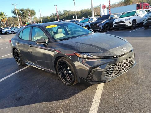 Used 2025 Toyota Camry LE image 2