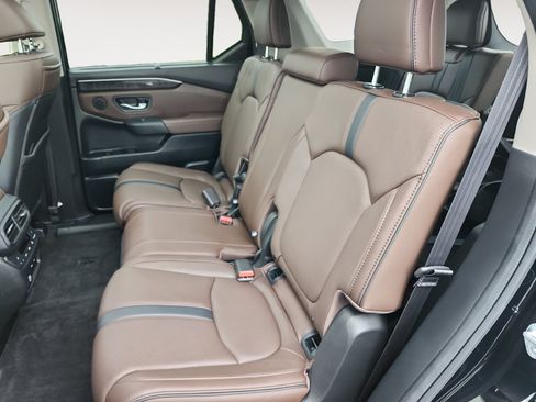 Used 2023 Honda Pilot Elite image 13