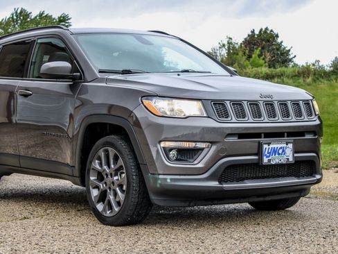 Used 2021 Jeep Compass Latitude w/ Sun and Sound Group AWD/4WD image 36