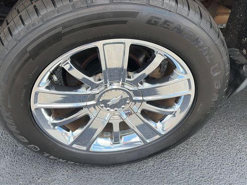 Used 2016 Chevrolet Silverado 1500 High Country w/ High Country Premium Package AWD/4WD image 38