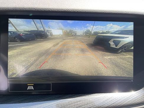 Used 2023 Buick Envision Essence AWD/4WD image 17