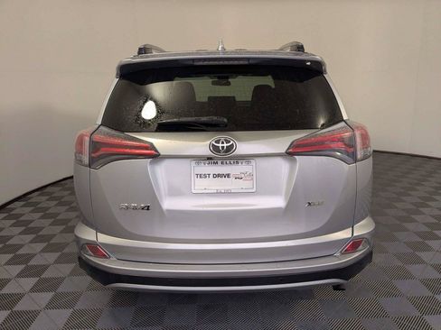 Used 2018 Toyota RAV4 XLE FWD image 6