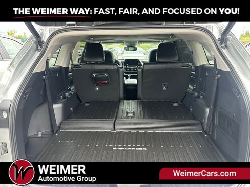 Used 2023 Toyota Highlander XLE AWD/4WD image 31