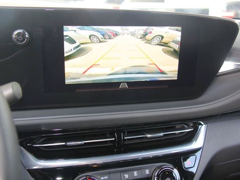 Used 2026 Buick Envista Sport Touring w/ Convenience I Package FWD image 18