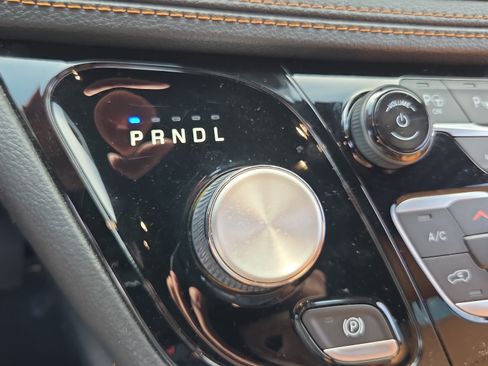 Used 2022 Chrysler Pacifica Pinnacle FWD image 22